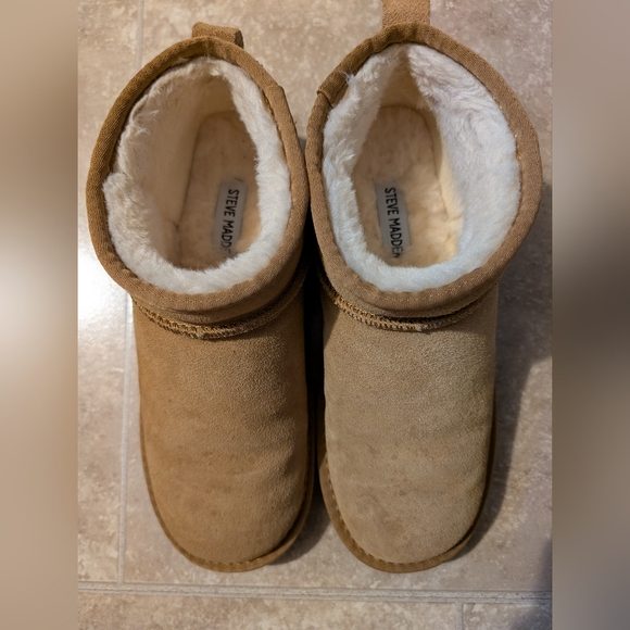 🤎 Steve Madden Faux Fur Lined Suede Booties - Picture 7 of 12